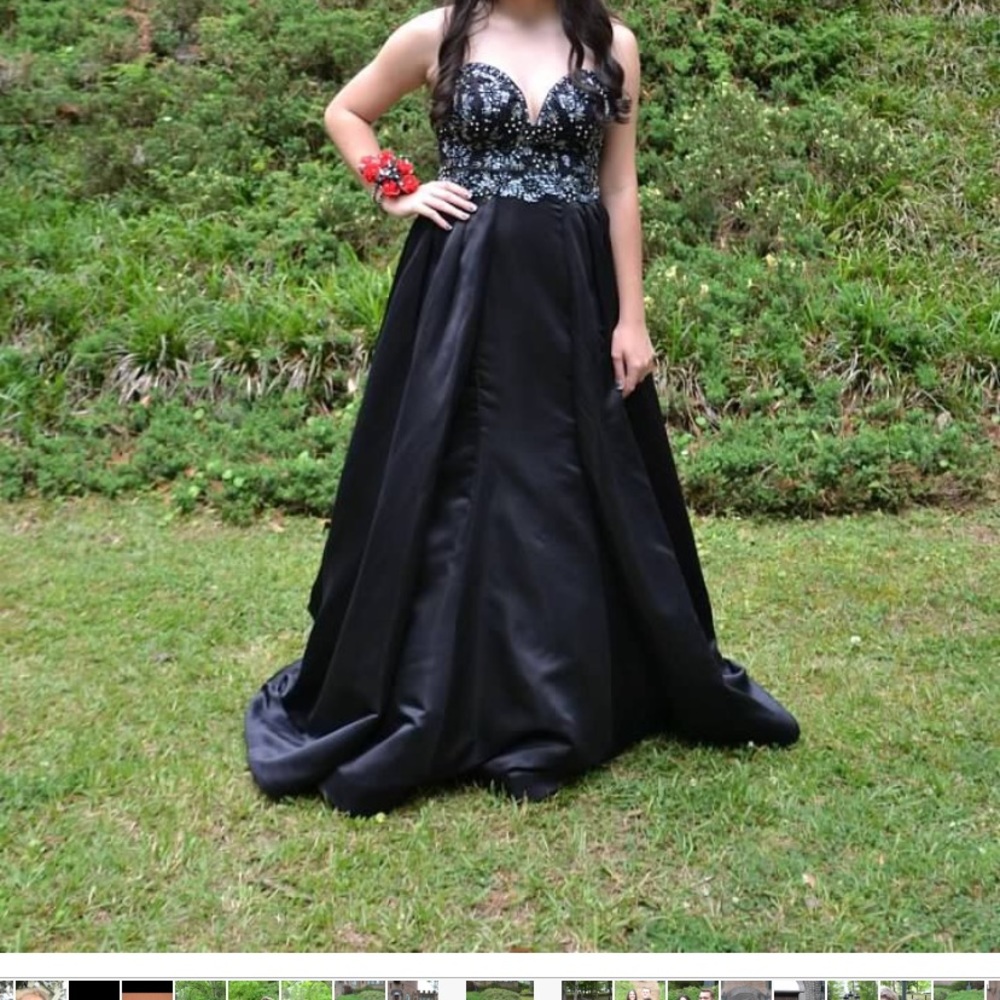 Formal Dress - Picture 8 of 9
